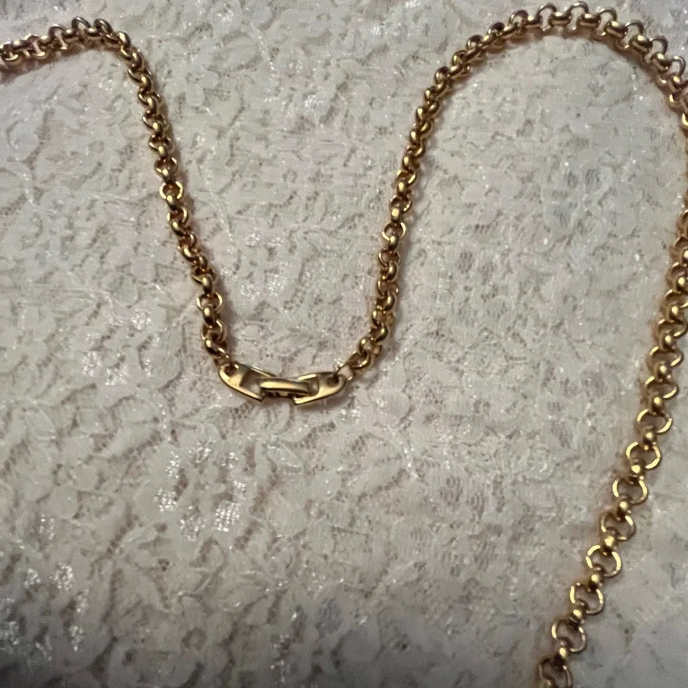 Napier/vintage gold and 3 pearl pendant costume necklace, 32” long